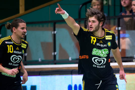 Sävehofs Niclas Fingren jublar
