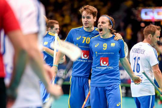 Sveriges Jonas Svahn och Alexander Galante Carlström jublar