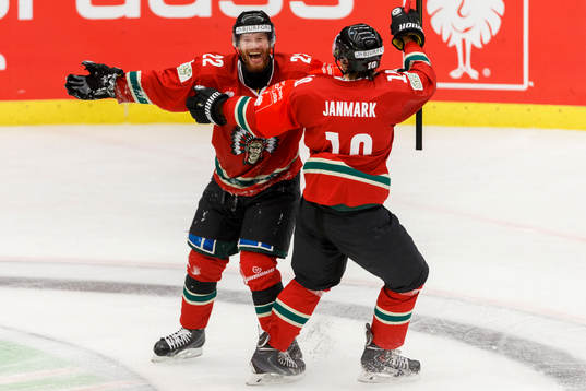 Frölundas Robin Figren och Mattias Janmark jublar