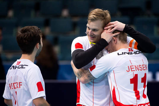 Danmarks Brian Nielsen jublar