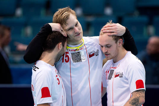 Danmarks Brian Nielsen jublar