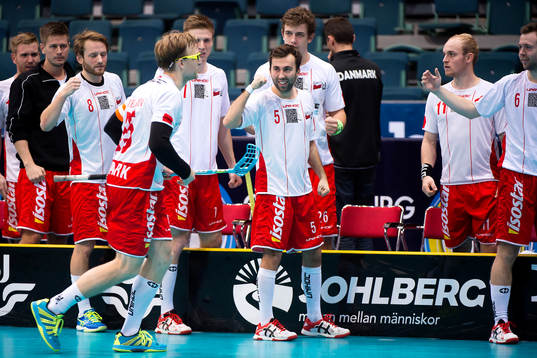 Danmarks Stefan Hedorf jublar med resten av laget