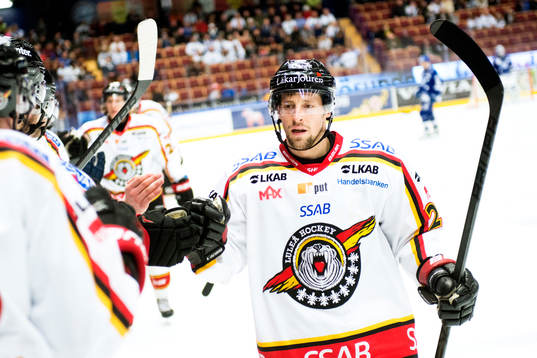 Luleås Cam Abbott jublar