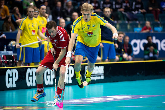 Schweiz Markus Gerber jagas av Sveriges Kim Nilsson