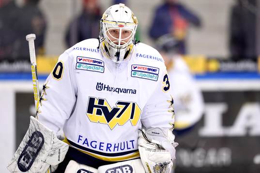 s målvakt Viktor Kokman på uppvärmningen