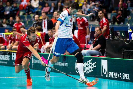 Schweiz Manuel Maurer jagar Tjeckiens Martin Tokos