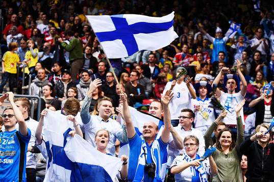 Finska supportrar jublar