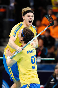 Sveriges Henrik Stenberg jublar med Robin Nilsberth
