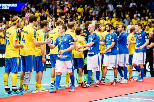 Dom finska spelarna tackar