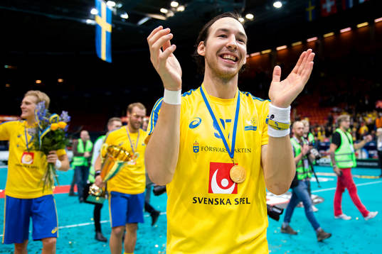 Sveriges Robin Nilsberth firar