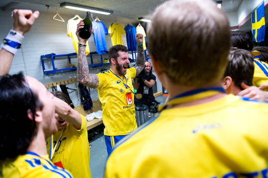 Sveriges Mattias Wallgren firar i omklädningsrummet