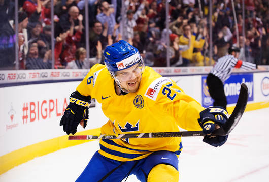 Sveriges Axel Holmström jublar