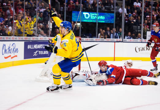 Sveriges Axel Holmström jublar