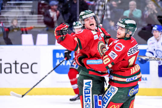 Frölundas Max Görtz och Mattias Janmark jublar