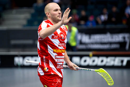 Pixbos Martin Östholm jublar