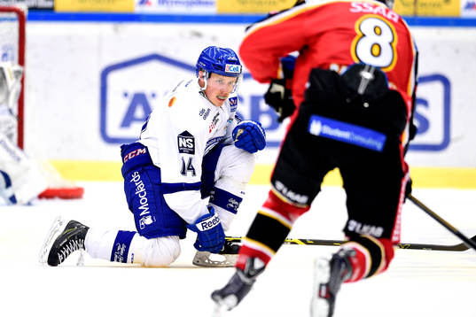 Leksands Carl Ericsson täcker skott