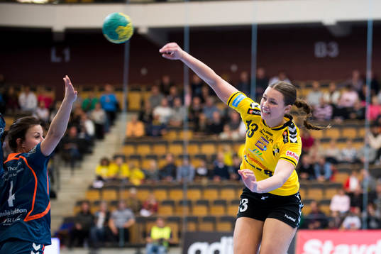 Kärras Madelene Degeryd skjuter
