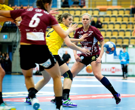 Lugis Jenny Carlsson och Eslövs Tina Piil Torabi