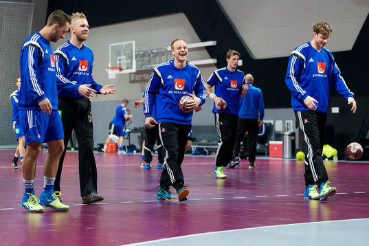 Sveriges målvakt Johan Sjöstrand, Lukas Karlsson och