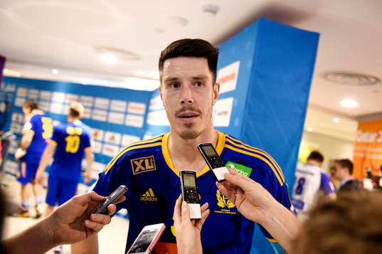 Sveriges Kim Andersson blir intervjuad