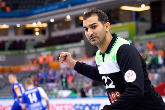 Algeriets målvakt Abdelmalek Slahdji