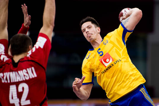 Sveriges Kim Andersson laddar för skott