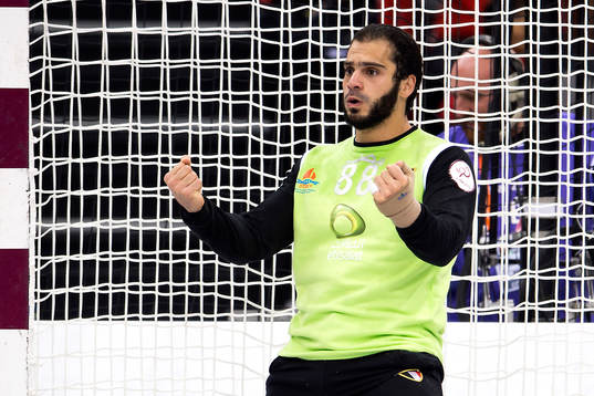 Egyptens målvakt Karim Handawy jublar