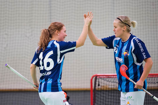 Djurgårdens Malin Eriksson och Ann-Sofie Sundholm jublar