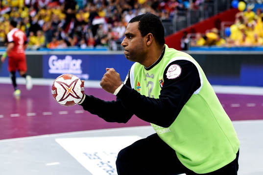 Egyptens målvakt Mohamed Bakir jublar
