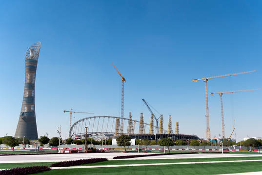 The Torch Doha och Khalifa International Stadium som