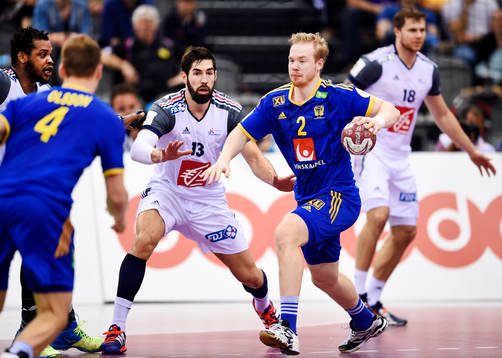 Frankrikes Nikola Karabatic och Sveriges Magnus Persson