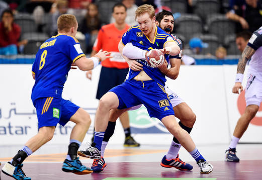Frankrikes Nikola Karabatic och Sveriges Magnus Persson