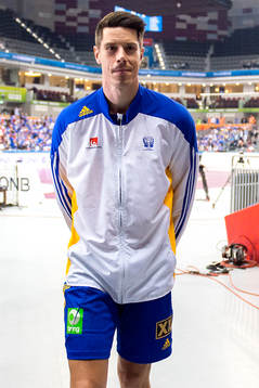 Sveriges Kim Andersson lämnar arenan