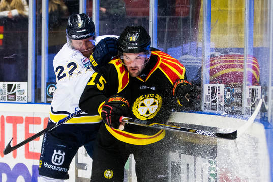 s David Petrasek och Brynäs Simon Bertilsson