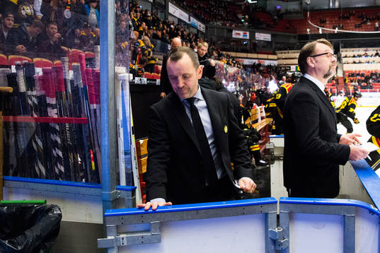 Brynäs tränare Thomas Berglund lämnar båset i