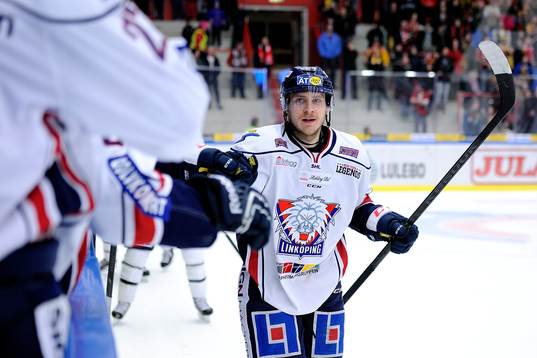 Linköpings Fredric Andersson jublar