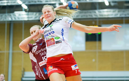 Lugis Elinore Johansson och Skövdes Rebecka Otter