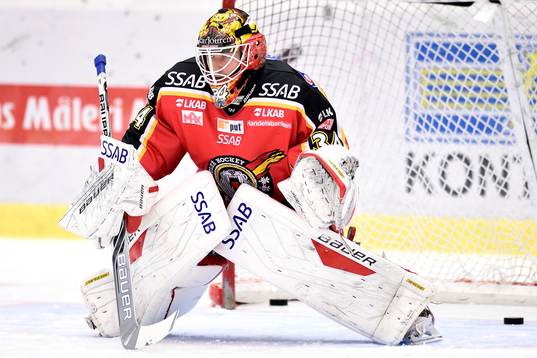 Luleås målvakt Joel Lassinantti på uppvärmningen