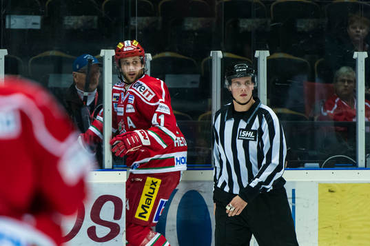 Modos Oscar Hedman blir utvisad