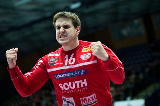 Malmös målvakt Neboijsa Simic jublar