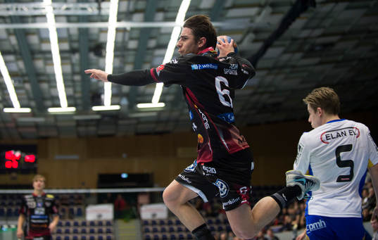 Malmös Simon Nyberg i matchen i elitserien i handboll