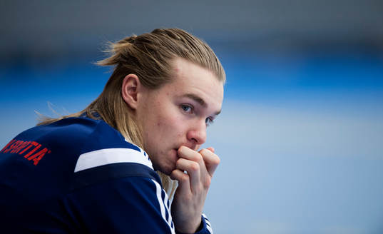 Ystads Lukas Nilsson  i matchen i elitserien i handboll