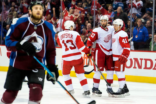 Detroits Pavel Datsyuk, Kulle Quincey och Luke Glendening