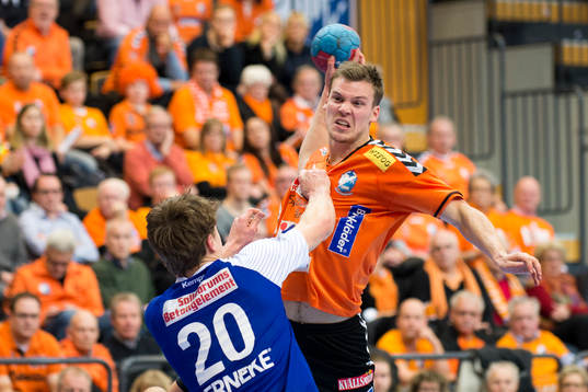 Alingsås Emil Frend Öfors försöker stoppa Kristianstads