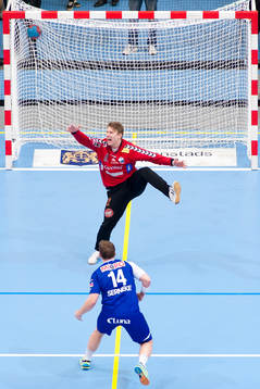 Kristianstads målvakt Leo Larsson skriker