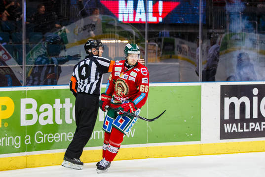 Frölundas Oscar Fantenberg jublar