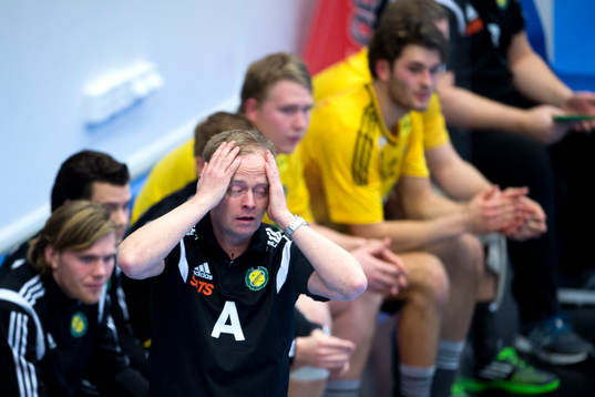 Sävehofs tränare Magnus Johansson deppar
