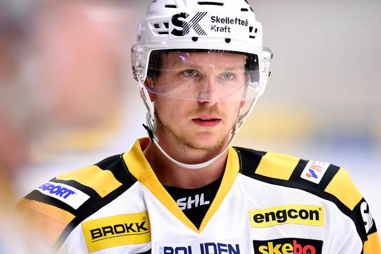 Skellefteås Tim Heed på uppvärmningen