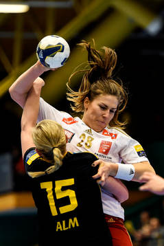 Larviks Alina Wojtas och Sävehofs Jenny Alm