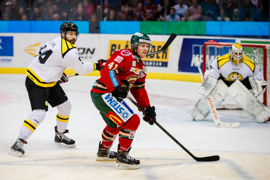 Brynäs Tomas Slovak och Frölundas Mathis Olimb nder